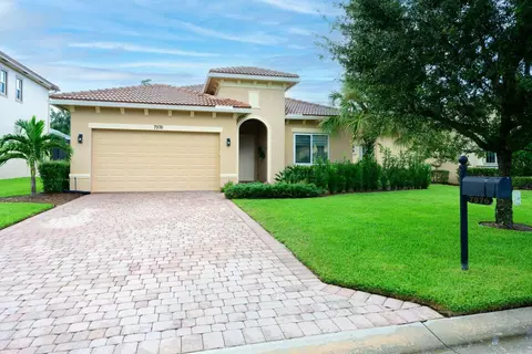 7976 SW Marin Dr, Stuart, FL 34997