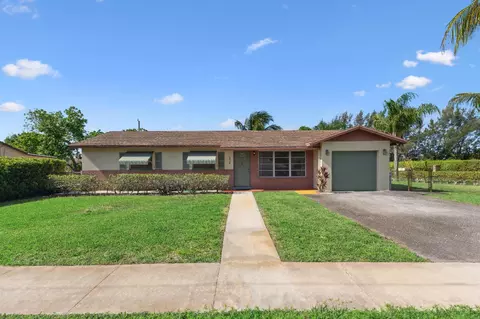 2412 NE 2nd Ct, Boynton Beach, FL 33435
