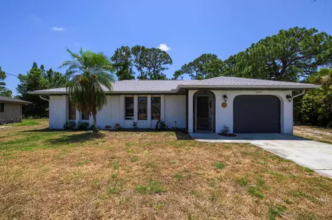 1216 SE Petunia Ave, Port Saint Lucie, FL 34952