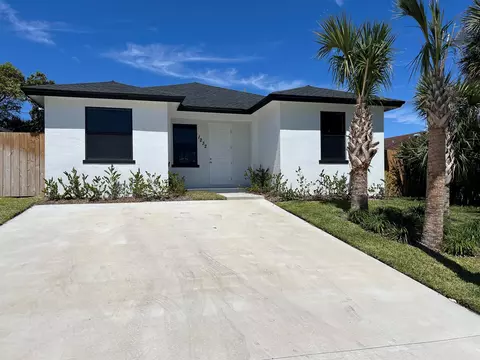 1232 W 32nd St, Riviera Beach, FL 33404
