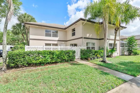 3 Amherst Ct #C, Royal Palm Beach, FL 33411