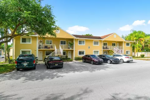 202 Palm Beach Trace Dr #202, Royal Palm Beach, FL 33411