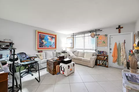 2565 S Ocean Blvd #219, Palm Beach, FL 33480