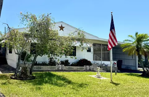 8948 W Shady Ln, Boynton Beach, FL 33436