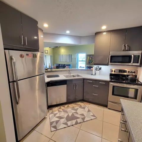 13 Via De Casas Sur #104, Boynton Beach, FL 33426