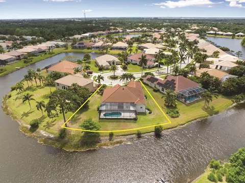 826 SW Marsh Harbor Bay, Port Saint Lucie, FL 34986