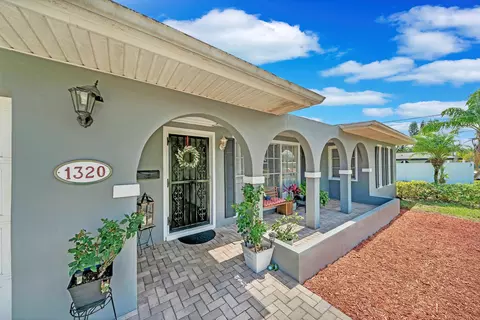 1320 SE San Sovina Ter, Port Saint Lucie, FL 34952