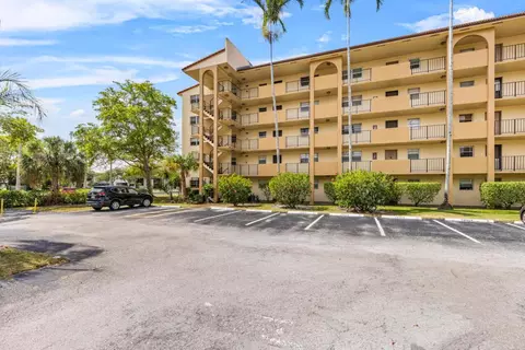 3905 N Nob Hl #300, Sunrise, FL 33351