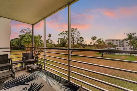 6698 10th Ave N #205, Lake Worth, FL 33467
