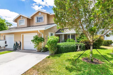935 Honeytree Ln #B, Wellington, FL 33414