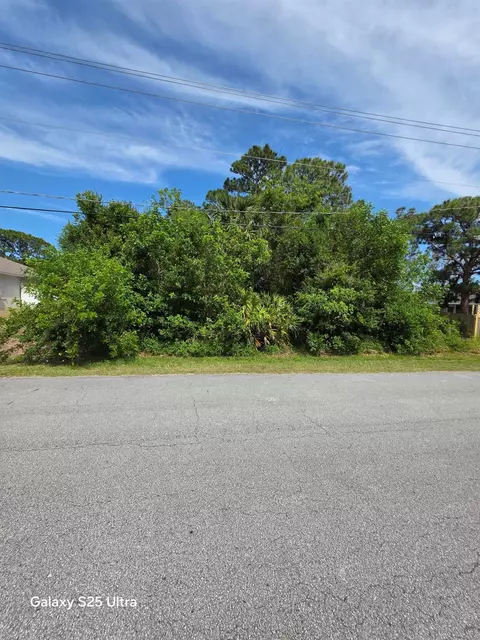511 NW Grenada St, Port St Lucie, FL 34983
