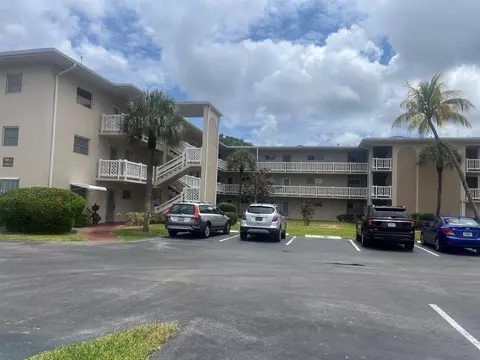 2682 Garden Dr #204, Lake Worth, FL 33461