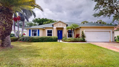 4935 47th Pl, Vero Beach, FL 32967