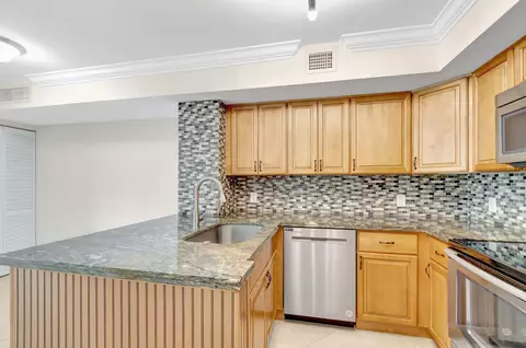 123 Yacht Club 104 Way #104, Hypoluxo, FL 33462