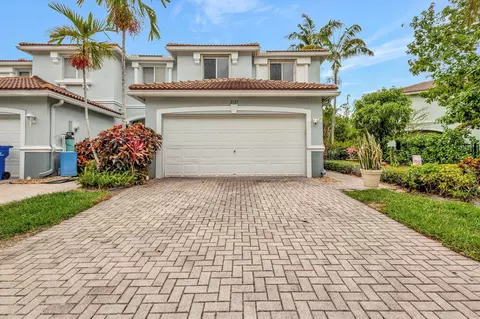 2125 Oakmont Dr, Riviera Beach, FL 33404