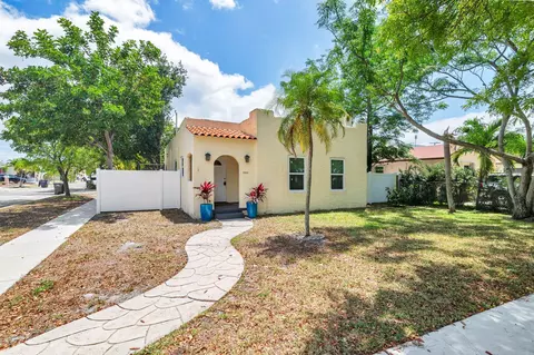 5900 Garden Ave, West Palm Beach, FL 33405