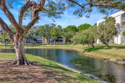 3301 NW 47th Ter #410, Lauderdale Lakes, FL 33319