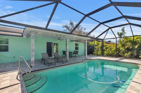 2180 SE Floresta Dr, Port Saint Lucie, FL 34984