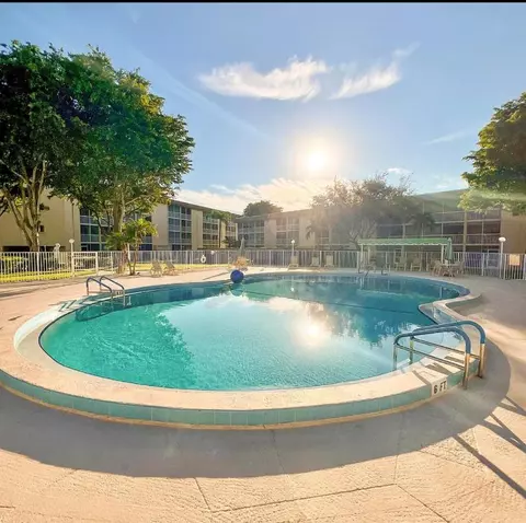 300 Village Green Cir S #217, Palm Springs, FL 33461