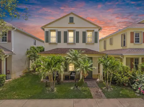 2518 SE Pineland Dr, Port Saint Lucie, FL 34952