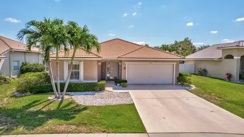 5317 Oakmont Village Cir, Lake Worth, FL 33463