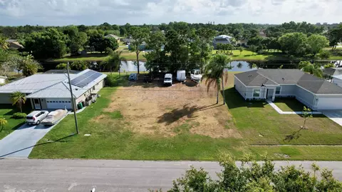 2241 SE Bowie St, Port St Lucie, FL 34952