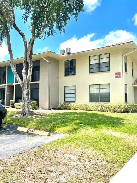 9785 Pineapple Tree Dr #201, Boynton Beach, FL 33436