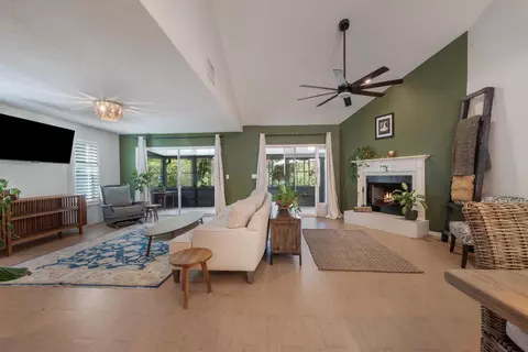 911 NE Sandalwood Pl, Jensen Beach, FL 34957