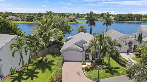30 Swallow Dr, Boynton Beach, FL 33436