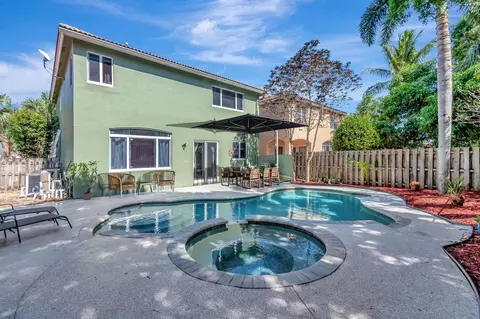 6649 Lurais Dr, Lake Worth, FL 33463