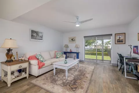 18081 SE Country Club Dr #8, Jupiter, FL 33469