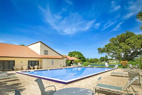 9 Va De Casas Sur #203, Boynton Beach, FL 33426