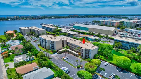 890 N Federal Hwy #206, Lantana, FL 33462