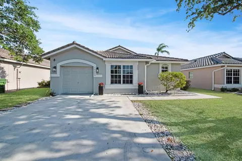 16502 NW 22nd St, Pembroke Pines, FL 33028