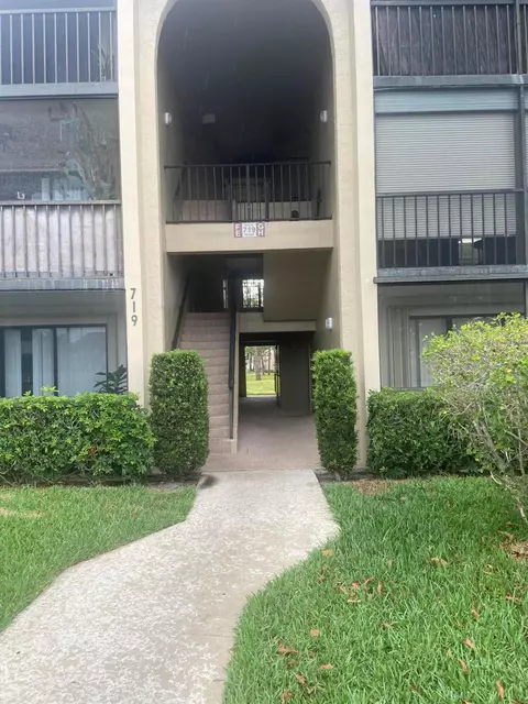 719 Sunny Pine Way #G1, Greenacres, FL 33415