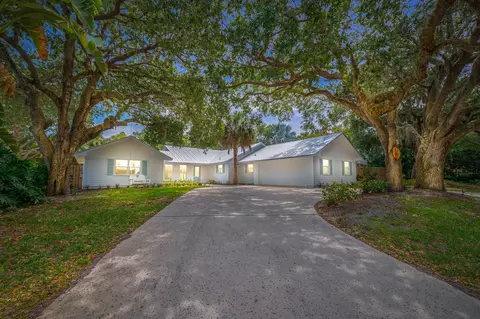 3 Heritage Way, Sewalls Point, FL 34996