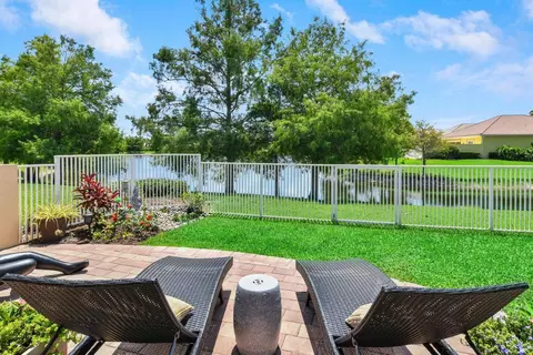 5021 Magnolia Bay Cir, Palm Beach Gardens, FL 33418