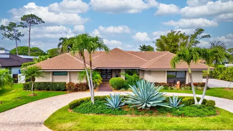 4668 Wildewood Dr, Delray Beach, FL 33445
