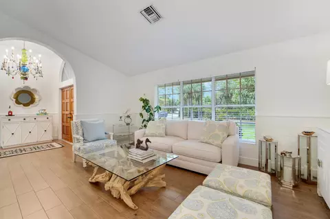 15864 78th Dr N, Palm Beach Gardens, FL 33418