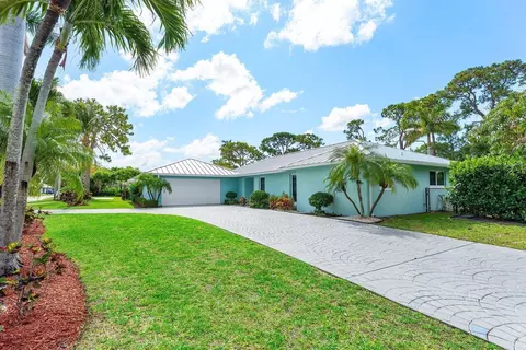 474 S Country Club Dr, Atlantis, FL 33462