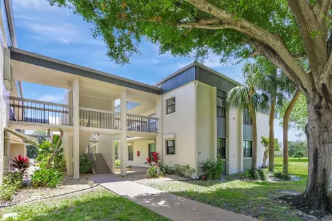 225 SE 10th #9D, Deerfield Beach, FL 33441