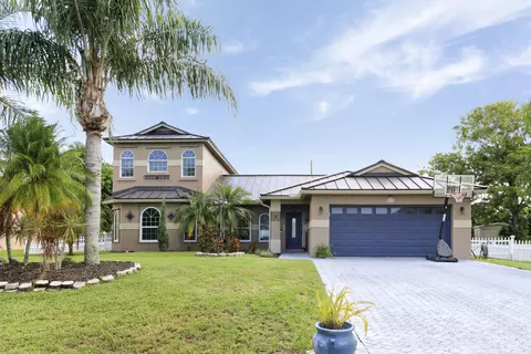 552 SW Dauphin Ave, Port Saint Lucie, FL 34953