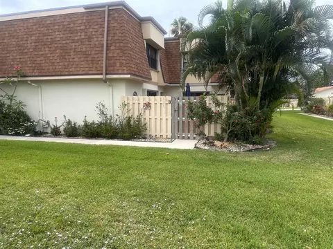 2633 NW 7th Ct #B, Delray Beach, FL 33445
