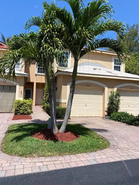 4157 Crystal Lake Dr, Pompano Beach, FL 33064