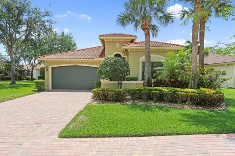 9745 Isles Cay Dr, Delray Beach, FL 33446