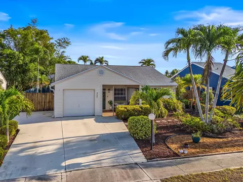 5157 Canal Cir S, Lake Worth, FL 33467