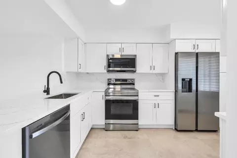 7290 Kinhghurst #701, Delray Beach, FL 33446