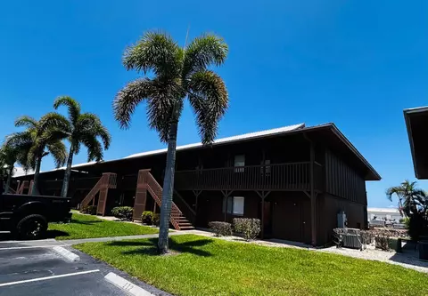 500 N Francisco St #211, Clewiston, FL 33440