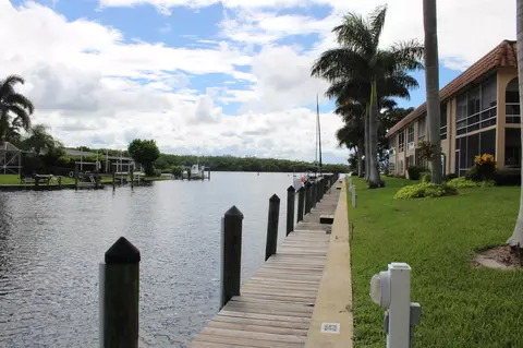 2600 S Kanner Hwy #D10, Stuart, FL 34994
