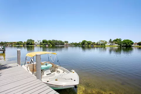 1136 Lake Breeze Dr, Wellington, FL 33414